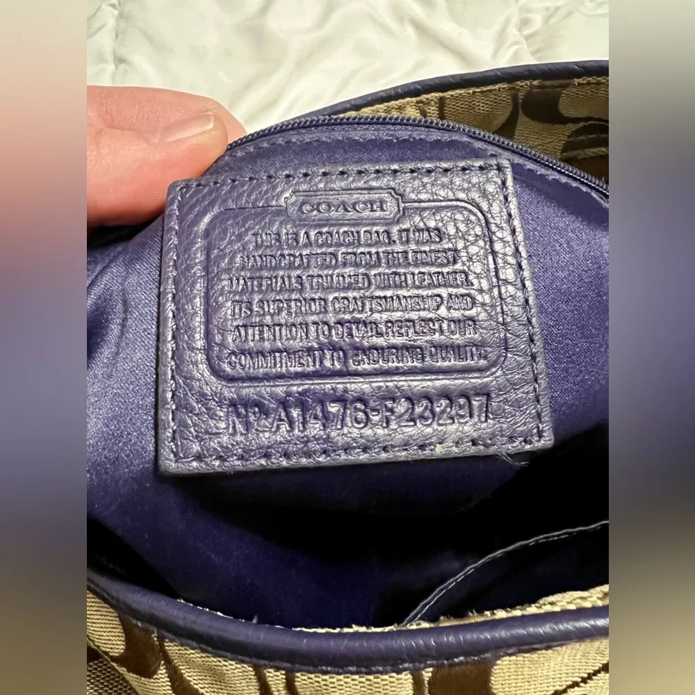 COACH PARK SIGNATURE HOBO SHOULDER BAG - Picture 5 of 6